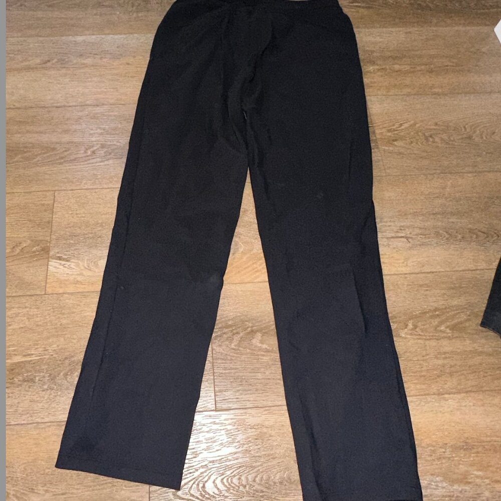 Lululemon Women's Dress Pants Cropped, Mid Rise Size 6 Black